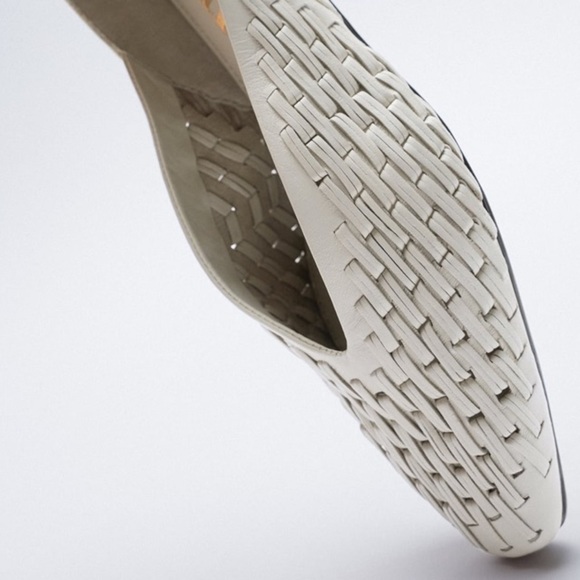 NWT. Zara Ecru Leather Ballet Flats. Size 9. - Picture 4 of 11